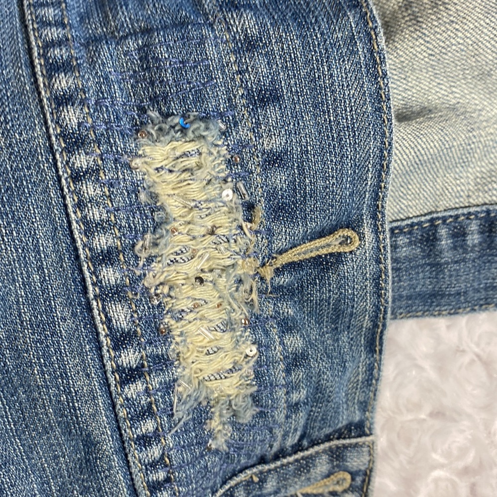 American Eagle size M distressed jean jacket - Picture 12 of 13